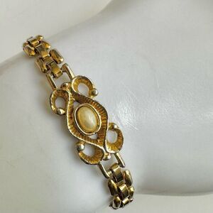 Gold tone faux pearl vintage bracelet
